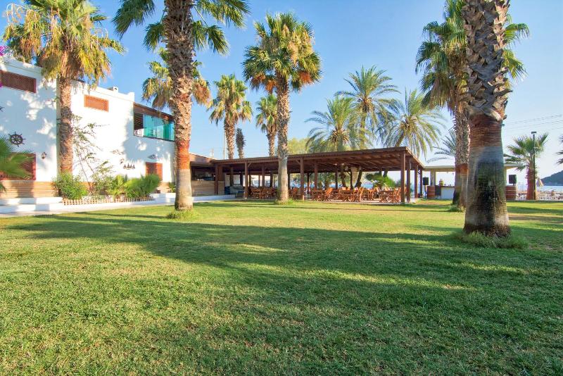 Selvi Beach Hotel image