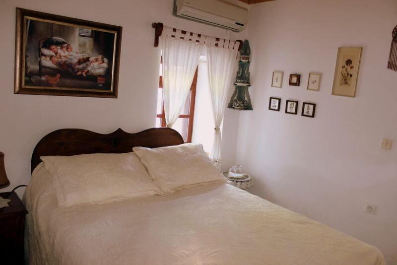FAMILY ROOM KING SIZE BED