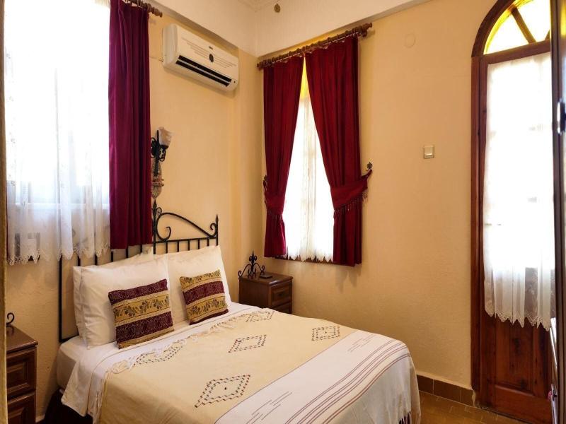Yakamoz Hotel image