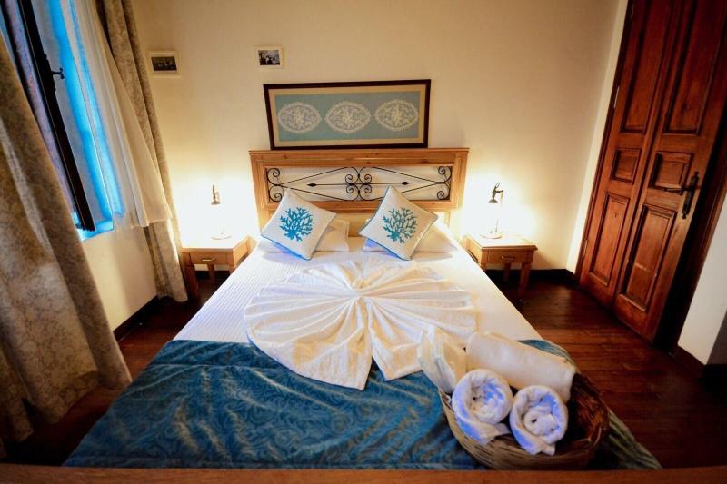 Aliye HanÄ±m image