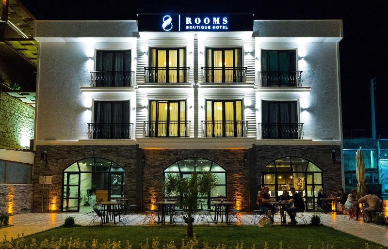 8 Rooms Boutique Hotel
