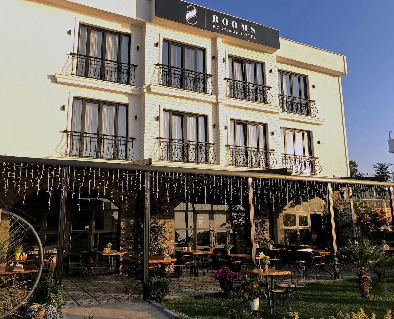 8 Rooms Boutique Hotel