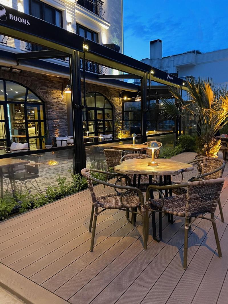 8 Rooms Boutique Hotel