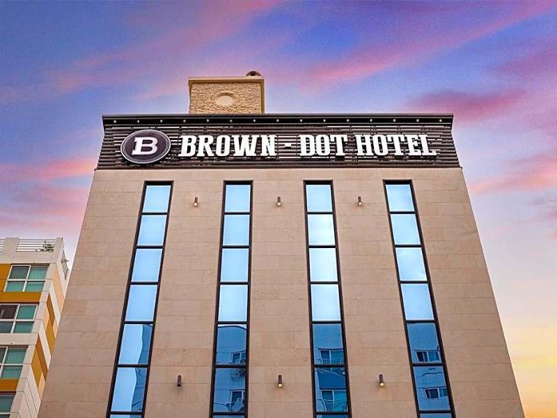 Brown-Dot Hotel Minam image