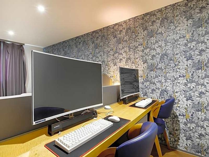 Brown-Dot Hotel Minam image