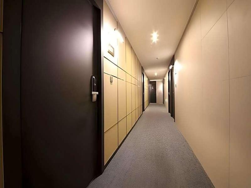 Brown-Dot Hotel Minam image