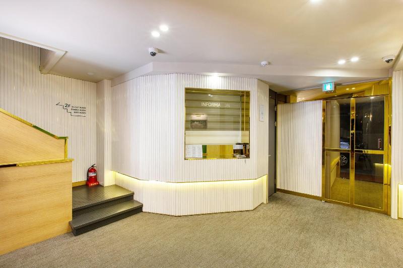 Brown-Dot Hotel Minam image