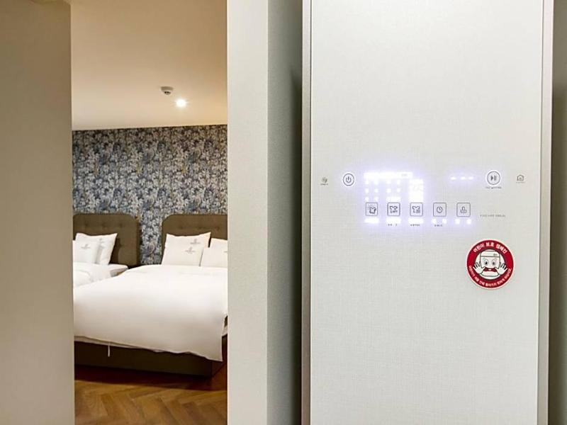Brown-Dot Hotel Minam image