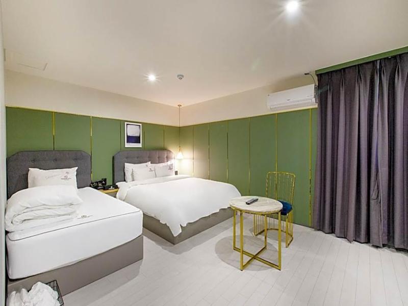 Brown-Dot Hotel Minam image