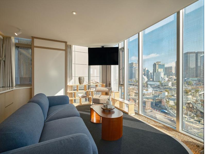 Uh Suite The Seoul image