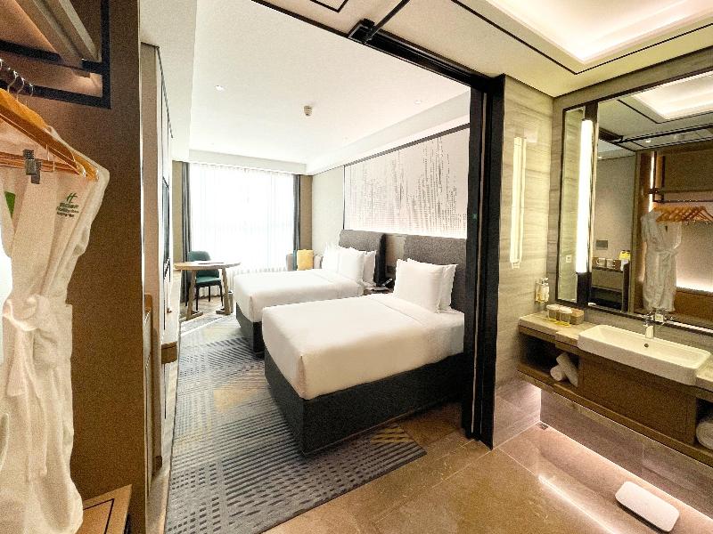 Holiday Inn Taiyuan City Center image
