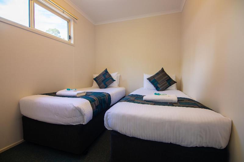 Windsor Gardens Caravan Park image