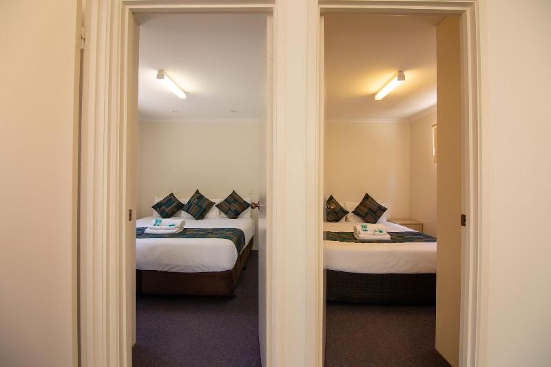 Windsor Gardens Caravan Park image