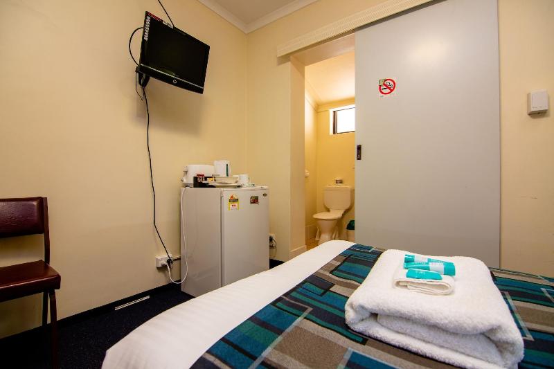 Windsor Gardens Caravan Park image