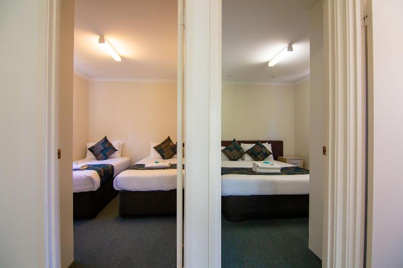 Windsor Gardens Caravan Park image