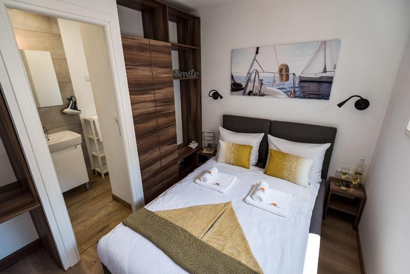 Croatia Camp Mobile Homes Vodice image