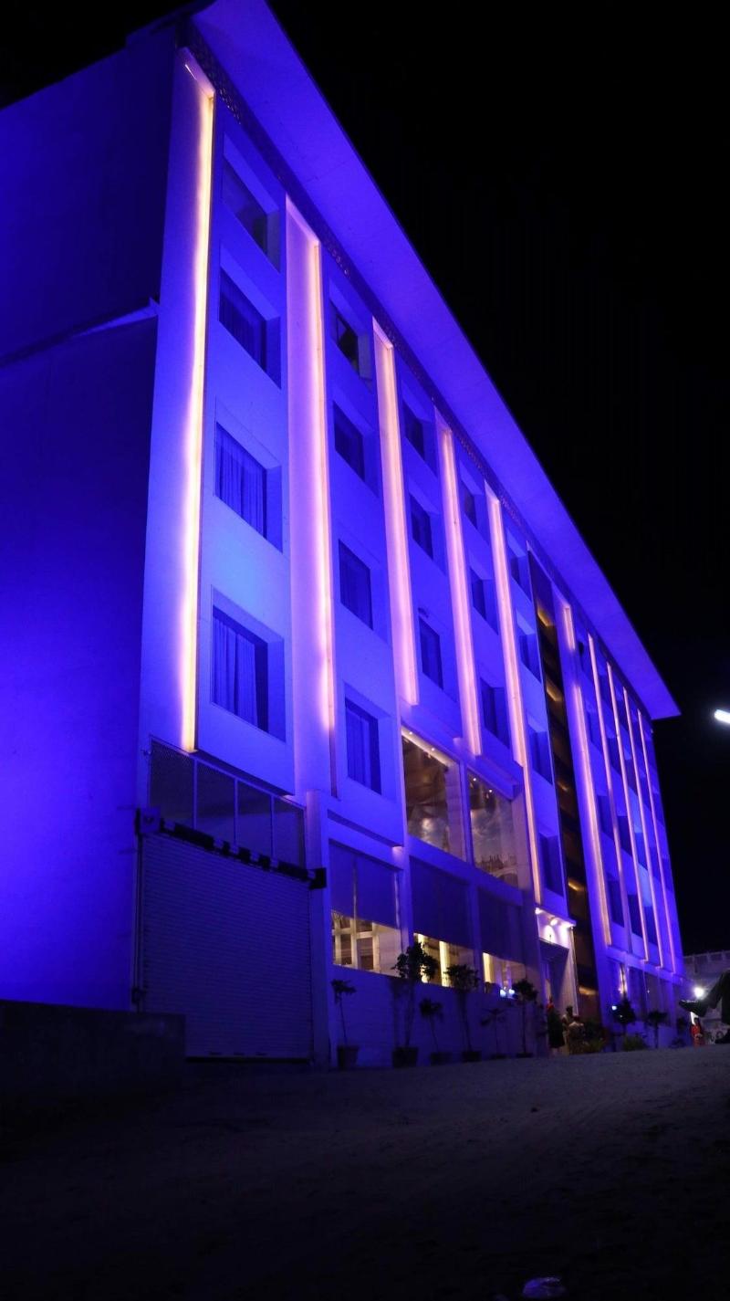 Hotel Lakhdatar image