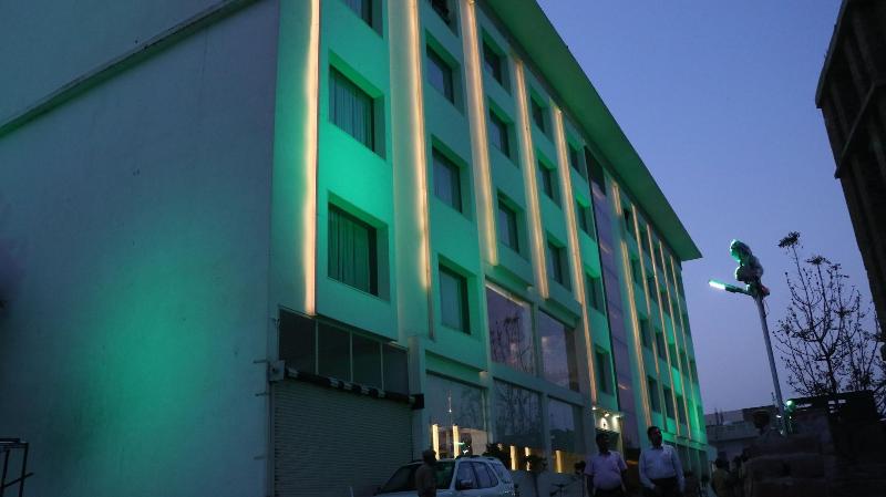 Hotel Lakhdatar image