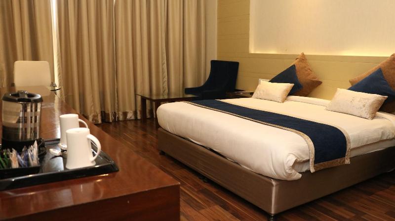 Hotel Lakhdatar image