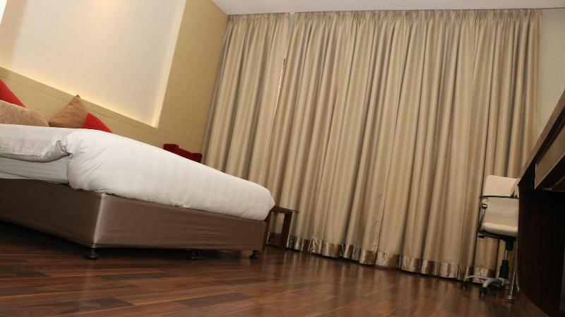 Hotel Lakhdatar image