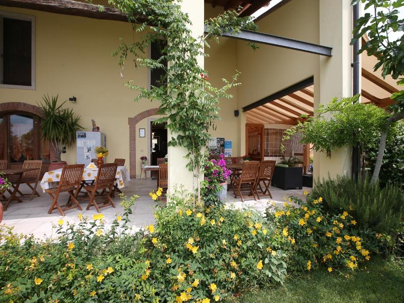 Agriturismo La Palazzina image