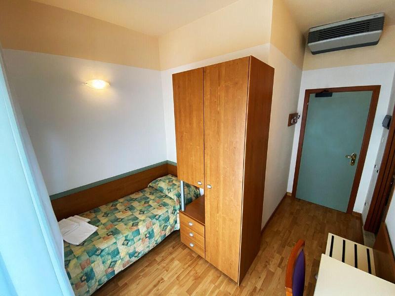 Hotel Diplomatic image