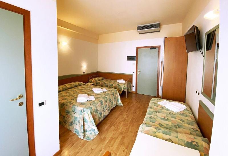 Hotel Diplomatic image