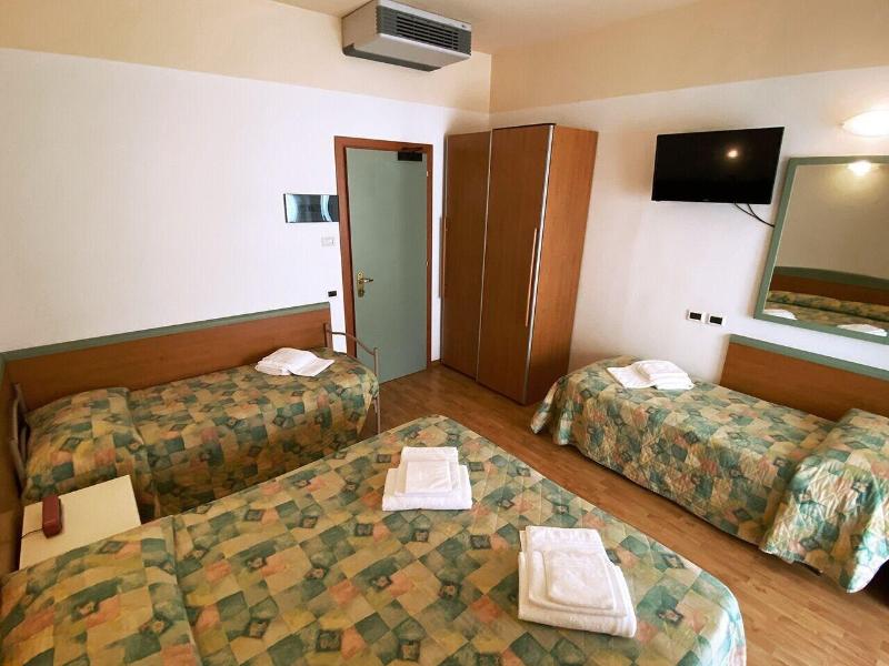 Hotel Diplomatic image