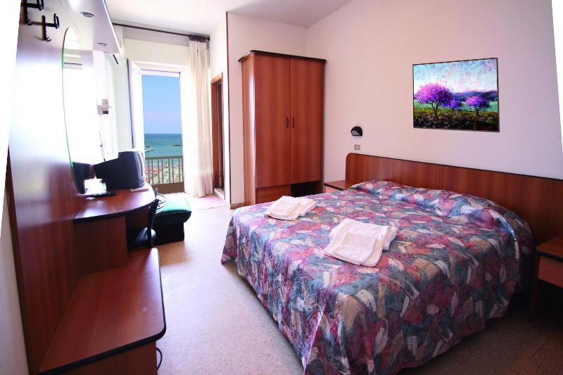 Hotel Royal image
