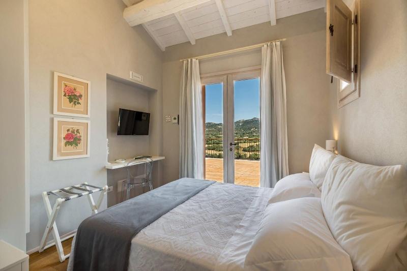 Tenuta Petra Bianca image