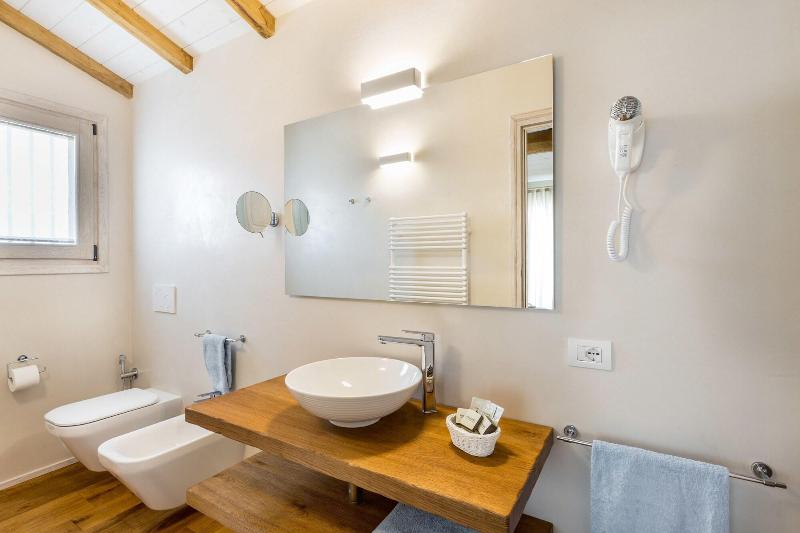 Tenuta Petra Bianca image