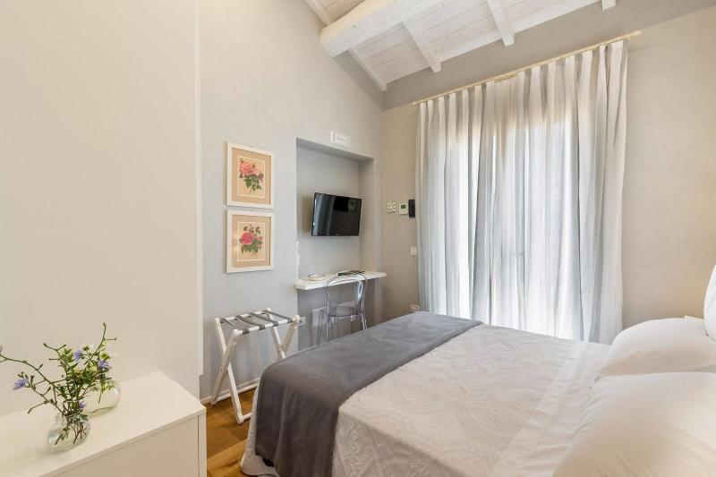 Tenuta Petra Bianca image