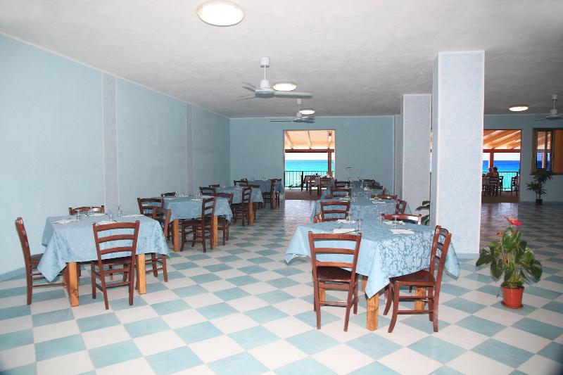 Villagio Camping La Scogliera image