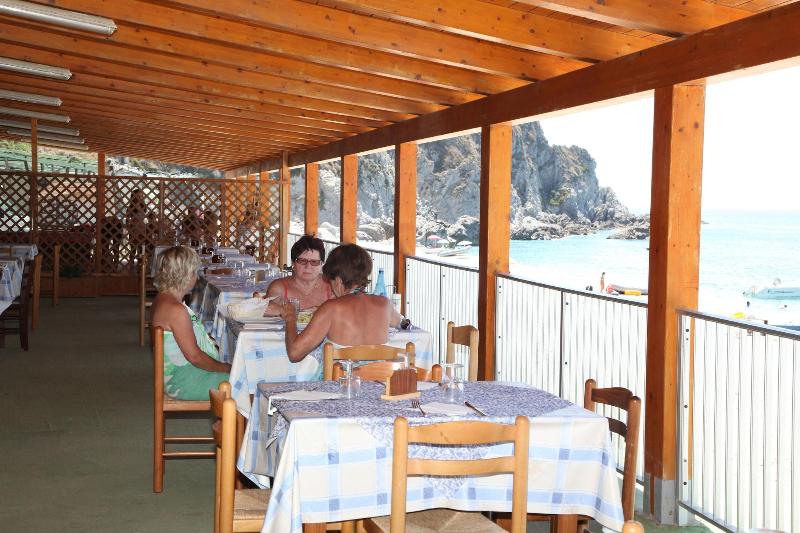 Villagio Camping La Scogliera image