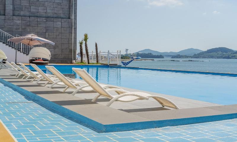 Arte Resort Spa & Pool Villa image