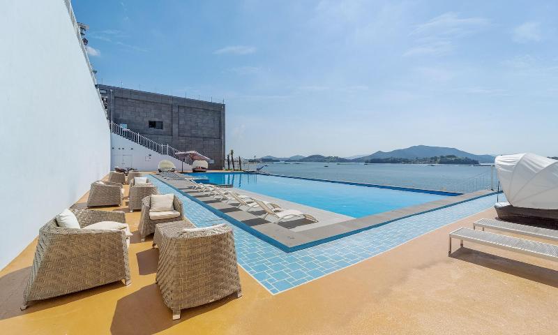 Arte Resort Spa & Pool Villa image