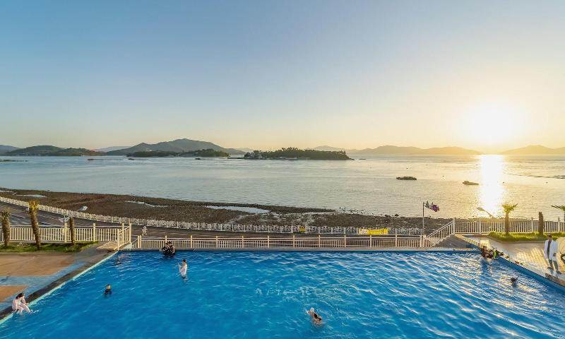 Arte Resort Spa & Pool Villa image