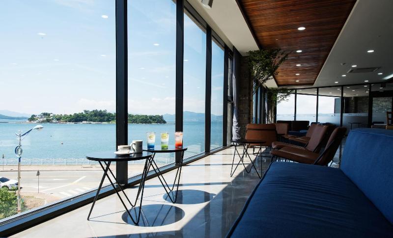 Arte Resort Spa & Pool Villa image