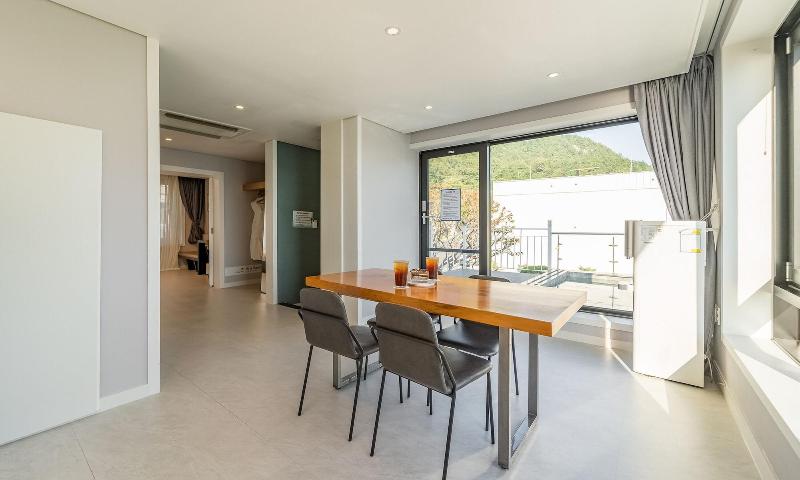 Arte Resort Spa & Pool Villa image