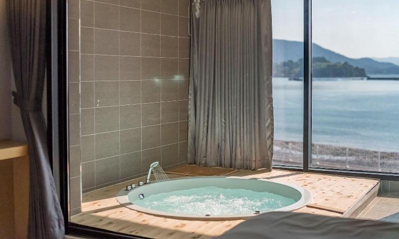 Arte Resort Spa & Pool Villa image