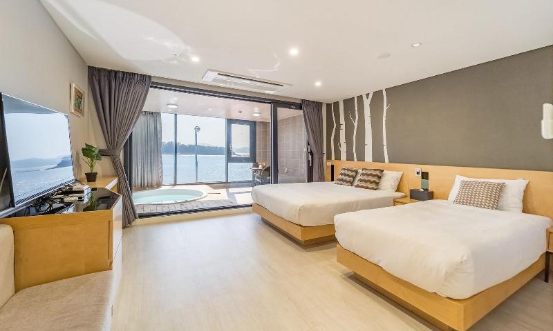 Arte Resort Spa & Pool Villa image