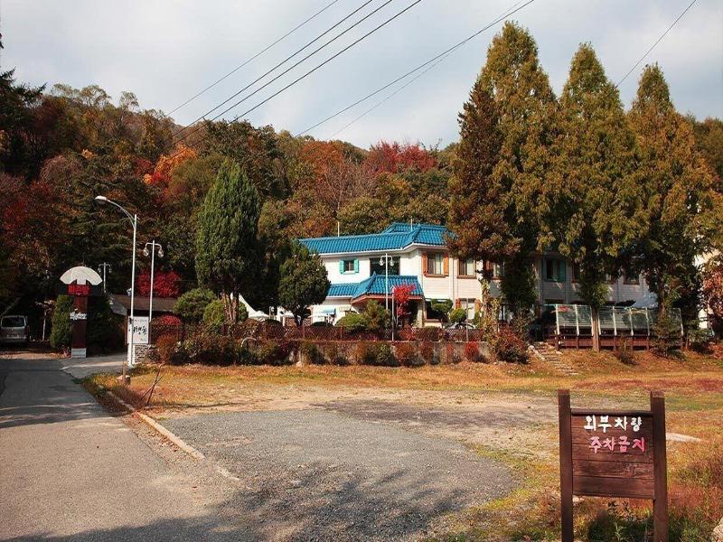 Muju Bakam Villa Pension image