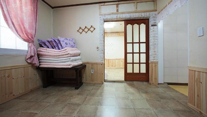 Muju Bakam Villa Pension image
