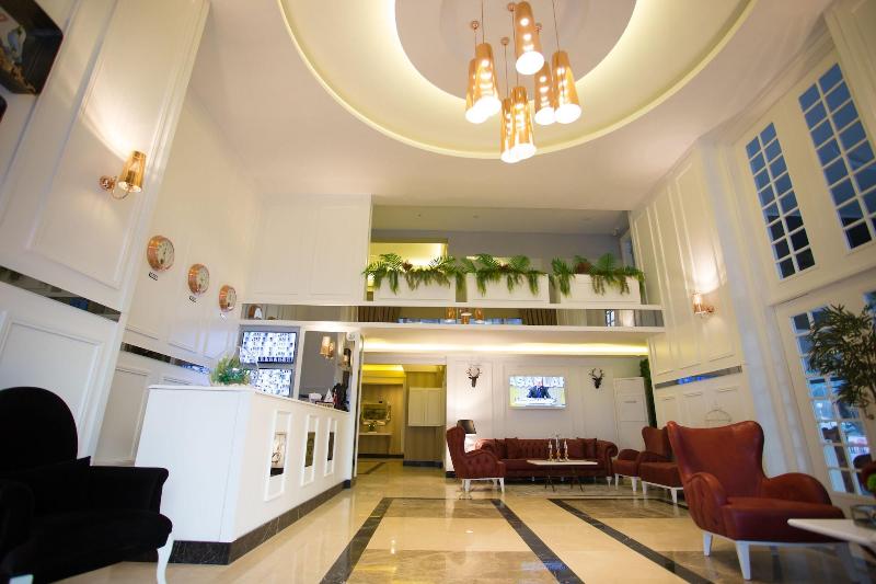A Royal Suit Hotel