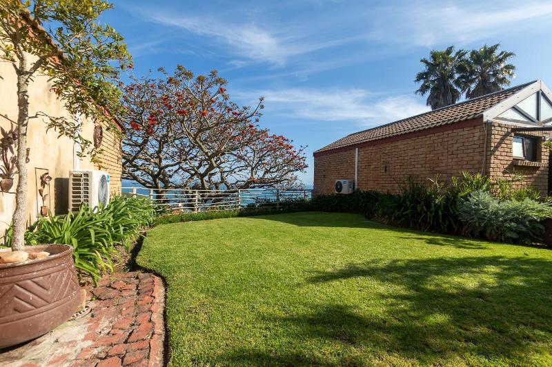 Dutton's Cove Guesthouse — general view