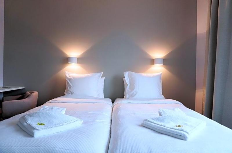 LOGIS HOTEL LE CONFLUENT image