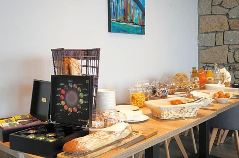 LOGIS HOTEL LE CONFLUENT image