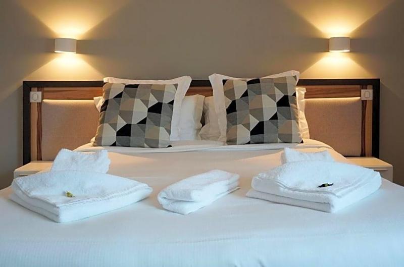 LOGIS HOTEL LE CONFLUENT image
