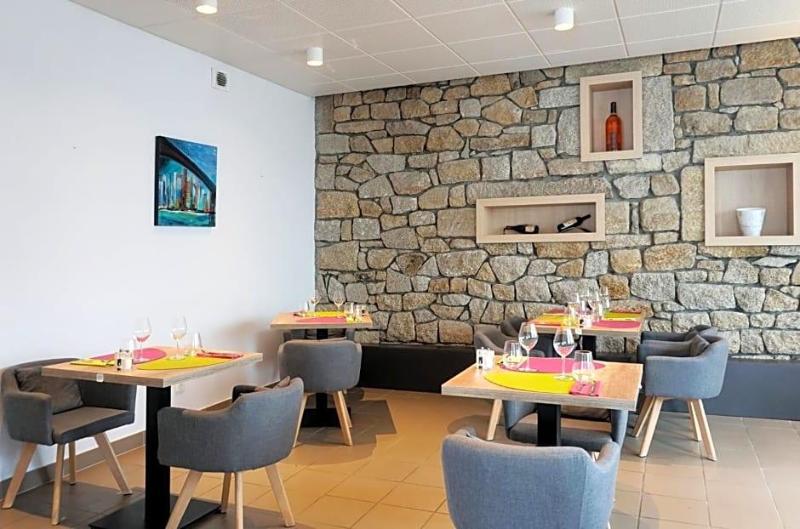 LOGIS HOTEL LE CONFLUENT image