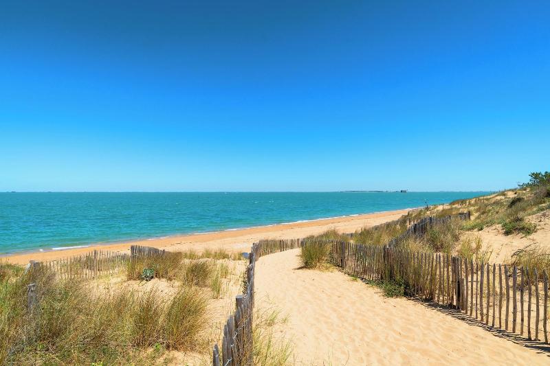 Village Vacances Azureva Ile d'Oleron image